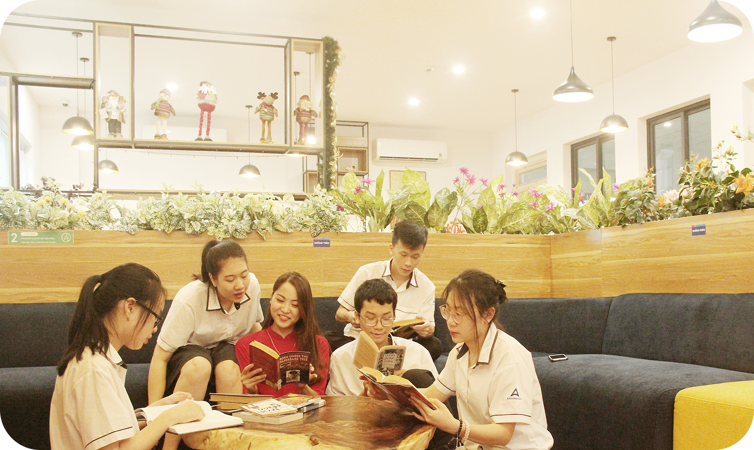 School tour image